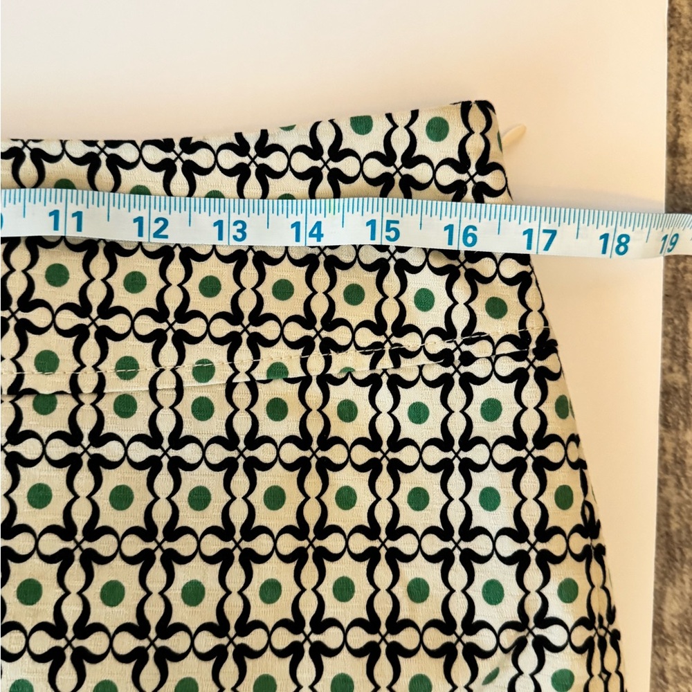 Ann Taylor Geometric Black and Green‎ Pencil Skirt - Picture 6 of 7